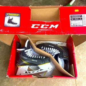 NWT still in box mens CCM hockey skates